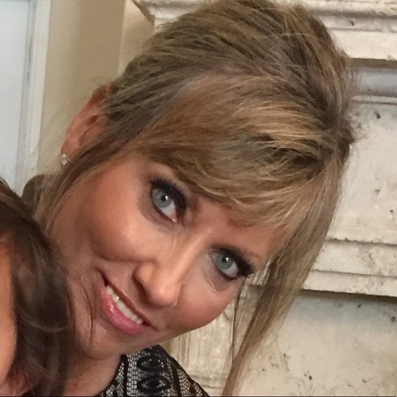 Meet your Posher, Kathy - Picture 1 of 1